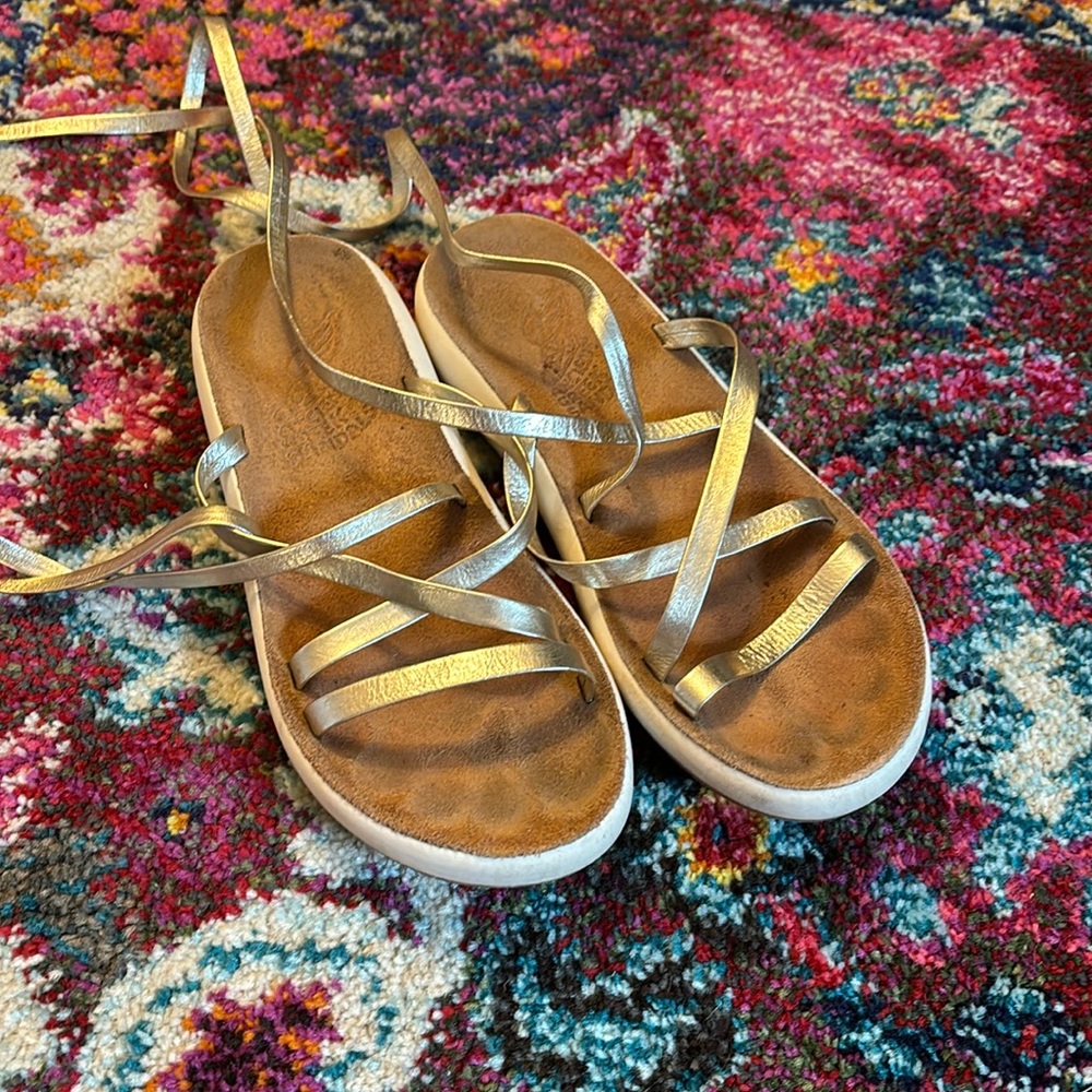 Gently worn Ancient Greek sandals morfi comfort
